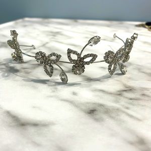Beautiful bridal crystal headband - NWOT